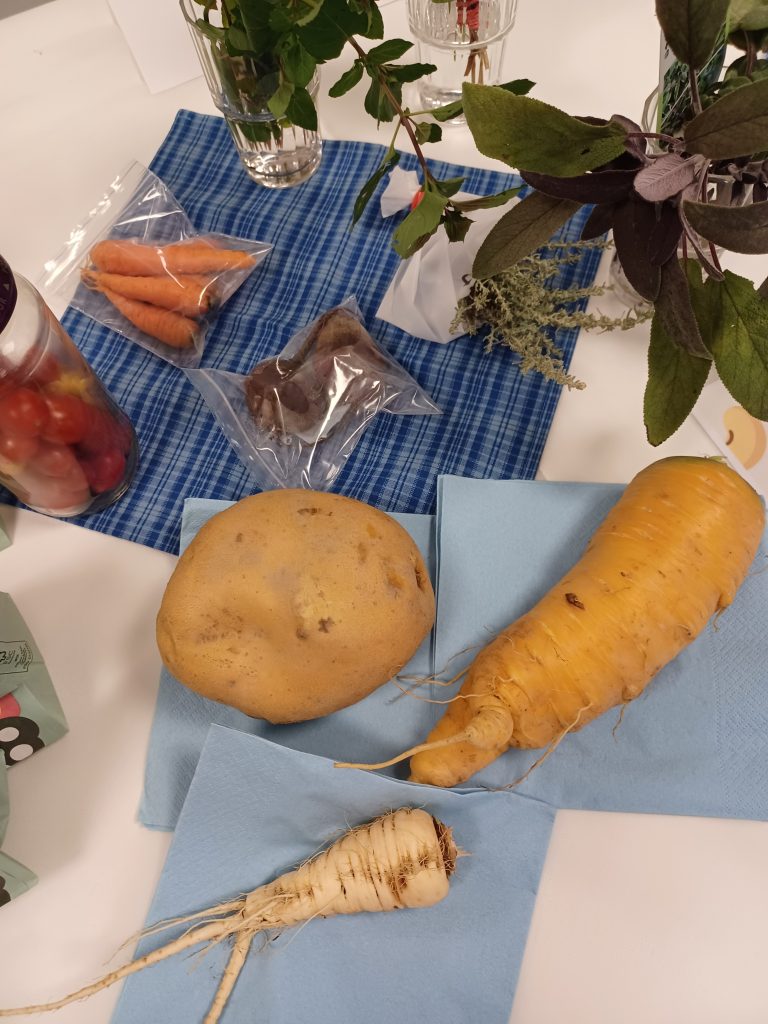 Juuassa vietettiin 27.9.2024 Kodin ja koulun päivää. Ruokakasvatus oli yksi päivän teemoista.